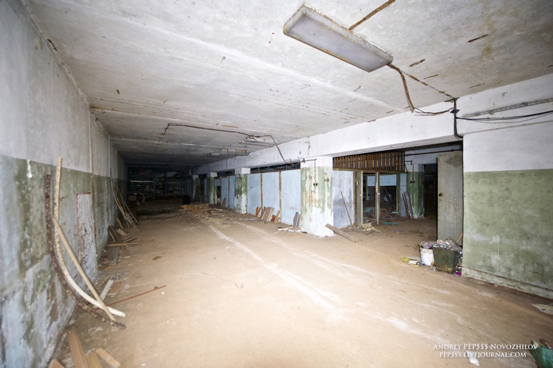 Living In This Nuclear Shelter For 1000 People Looks Like A Nightmare