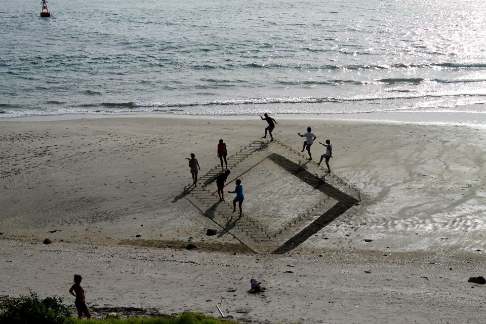 These 3D Sand Drawings Create Fun Trippy Illusions On The Beach