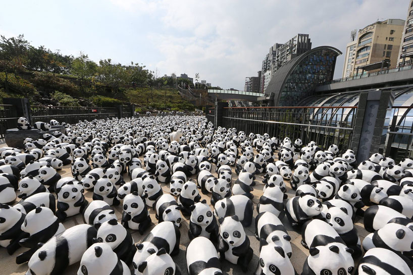 1600 Panda Bears Invade Hong Kong In Terrifying Cute Overload