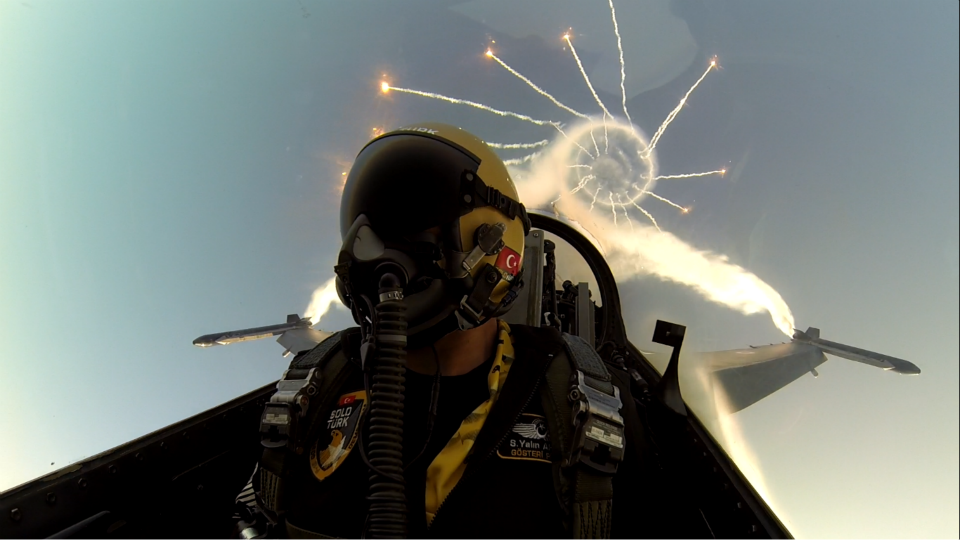 The Whole World Seems Reflected On This F-16 Pilot Diving Back To Earth
