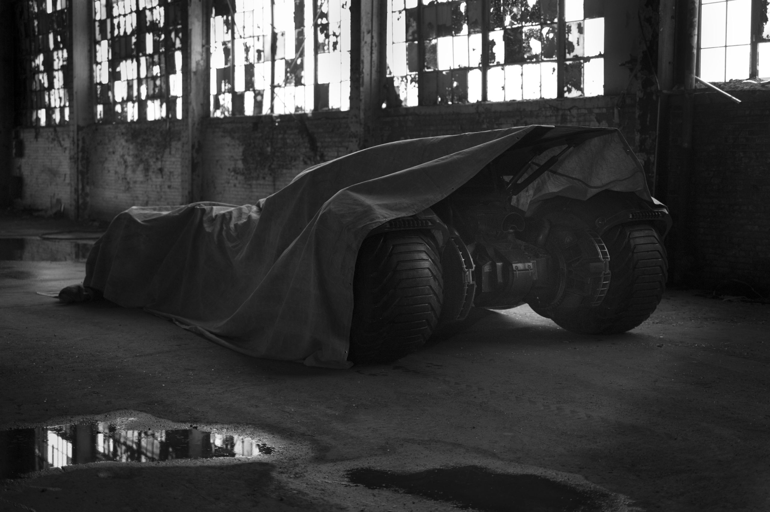 Here’s A First Look At The New Batsuit From Batman Vs. Superman