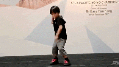 This Little Kid Is Better At Yo-Yo Than I Am At Anything