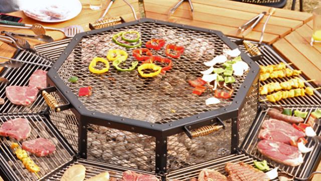 Everyone’s The Grillmaster At This BBQ Picnic Table