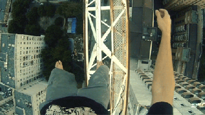 Fearless Guy Walks And Dances Barefoot On A Crane In Terrifying Video