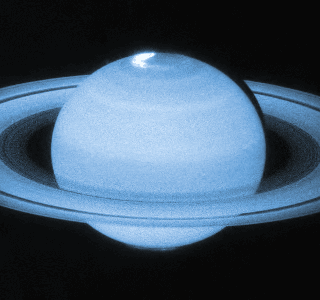 Hubble Sees High-Speed Dancing Aurora On Saturn