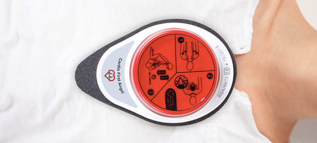 A Battery-Free, Pocket-Sized CPR Coach Ensures You’re Really Helping