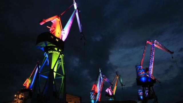 The Colourful Dance Of These Shipyard Cranes Is Surprisingly Beautiful