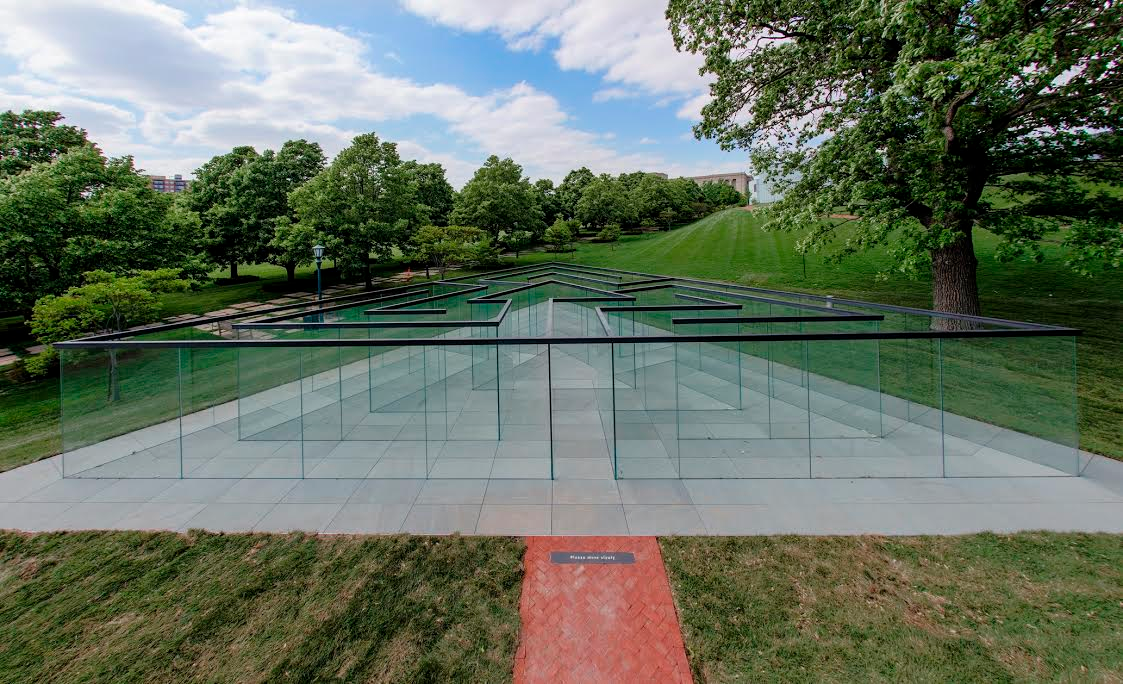 400 Tonnes Of Plate Glass Went Into This Incredible Maze