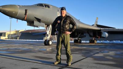 Bomber Pilot Saves The Day In Boeing 737 Emergency Landing
