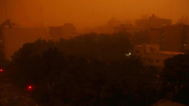 Mega-Sandstorm Turns Tehran Into Apocalyptic Landscape, Kills Four