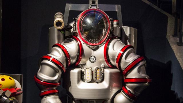 Iron Man Exosuit Will Look For 2000-Year-Old Computer Underwater