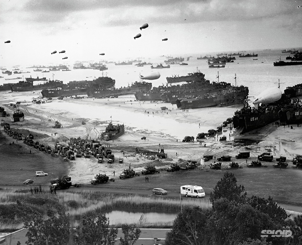 D-Day Battle Images Merged With Photos Of Tourists On The Same Spots