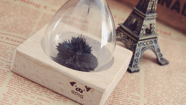 Kill Time By Creating Art With An Hourglass Full Of Magnetic Sand