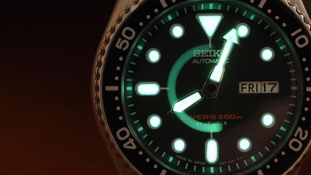 How Two Women Made Your Watch Glow In The Dark