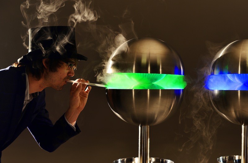 This Machine Produces Edible Mist In 200 Delicious Flavours