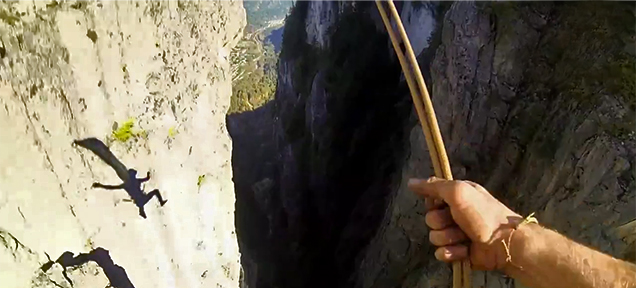 Insane Slackliner Crosses 660-Metre Gorge Without Safety, Then Jumps