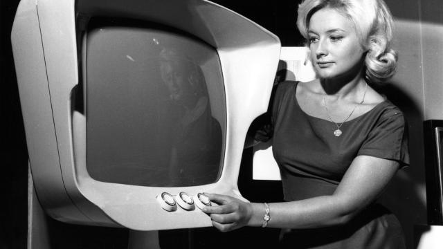 This Sleek TV Of The Future Predates The Jetsons