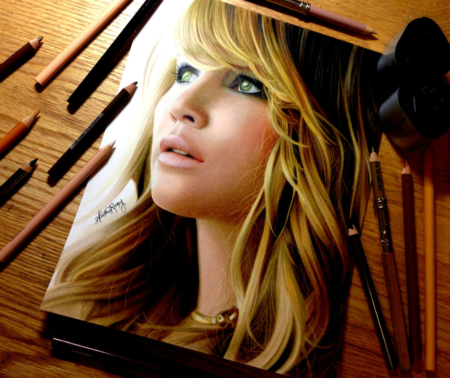20 Year-Old Makes Amazing Portraits Just Using Colour Pencils