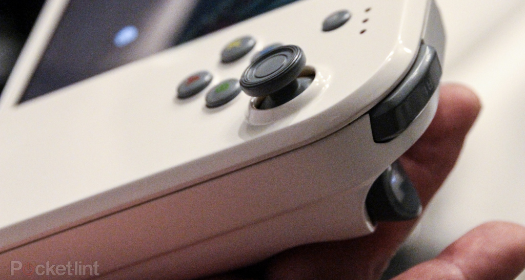 Clamp-On Controller Bolsters The iPad Mini’s Gaming Prowess
