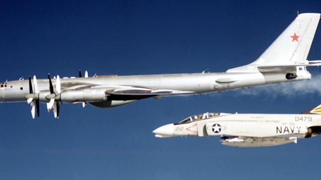 27 High-Tension Photos Of American Jets Intercepting Russian Warplanes