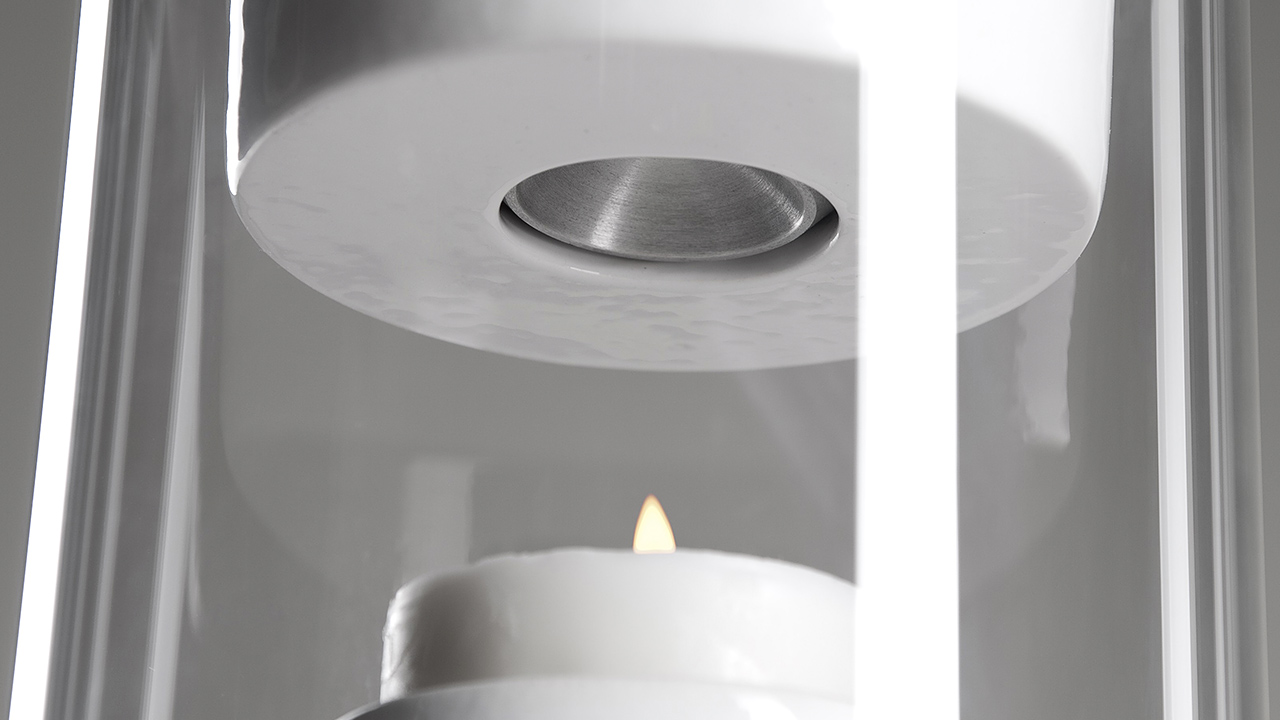 A Candle-Powered Speaker Keeps Playing Even When The Power’s Out