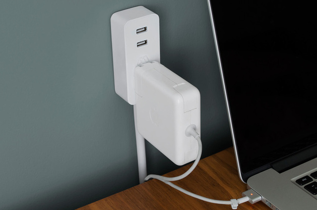A Tiny Mountable Power Bar Fixes Your Outlet’s Most Annoying Flaws