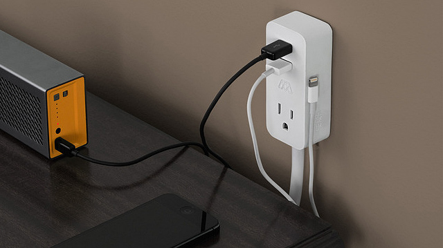 A Tiny Mountable Power Bar Fixes Your Outlet’s Most Annoying Flaws