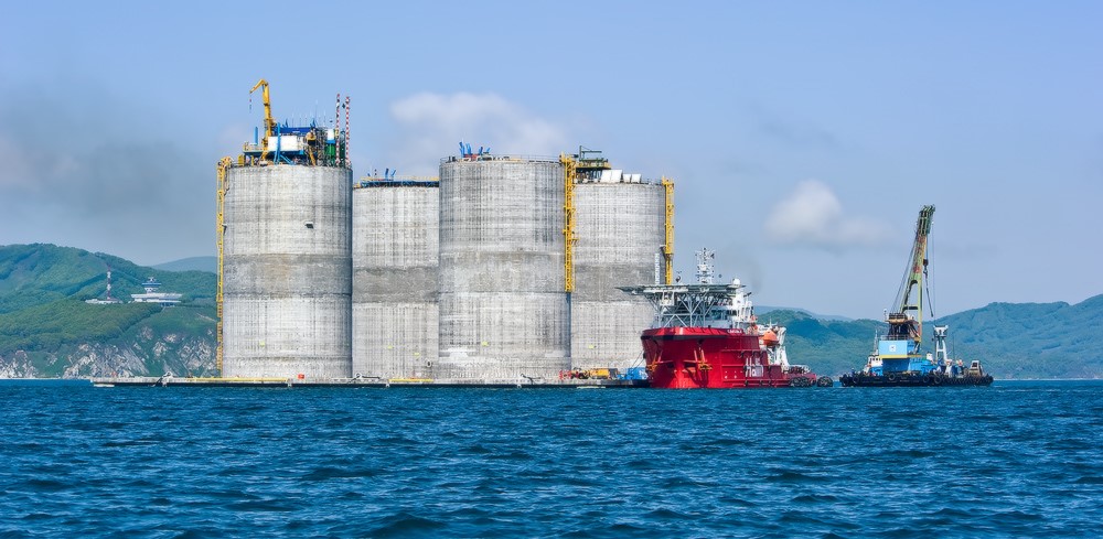 The 180,000-Tonne Titan Is Now The Largest Oil Rig In The World