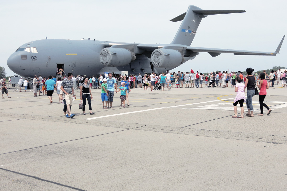 An Up-Close Tour Of The C-17 Globemaster, The Giant That Flies