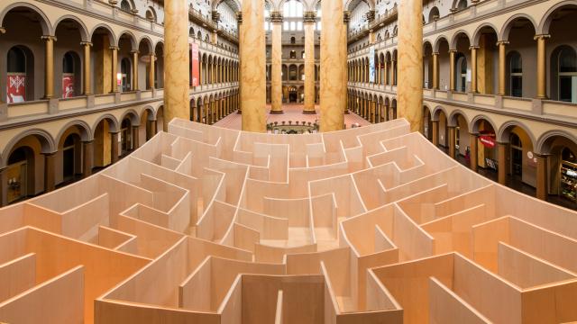 The Middle Of This Massive Indoor Maze Reveals How To Get Back Out Again