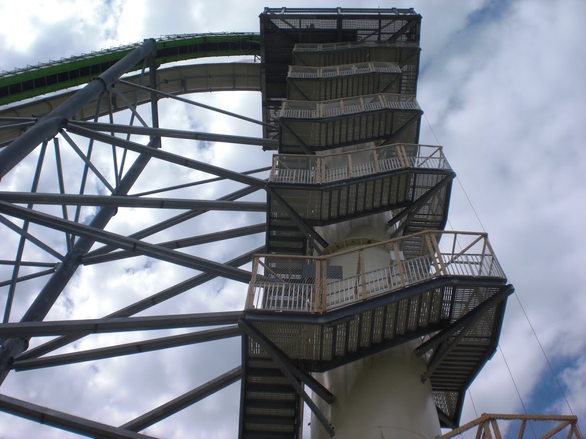 How Not To Die On The World’s Tallest Waterslide (By Someone Who Lived)