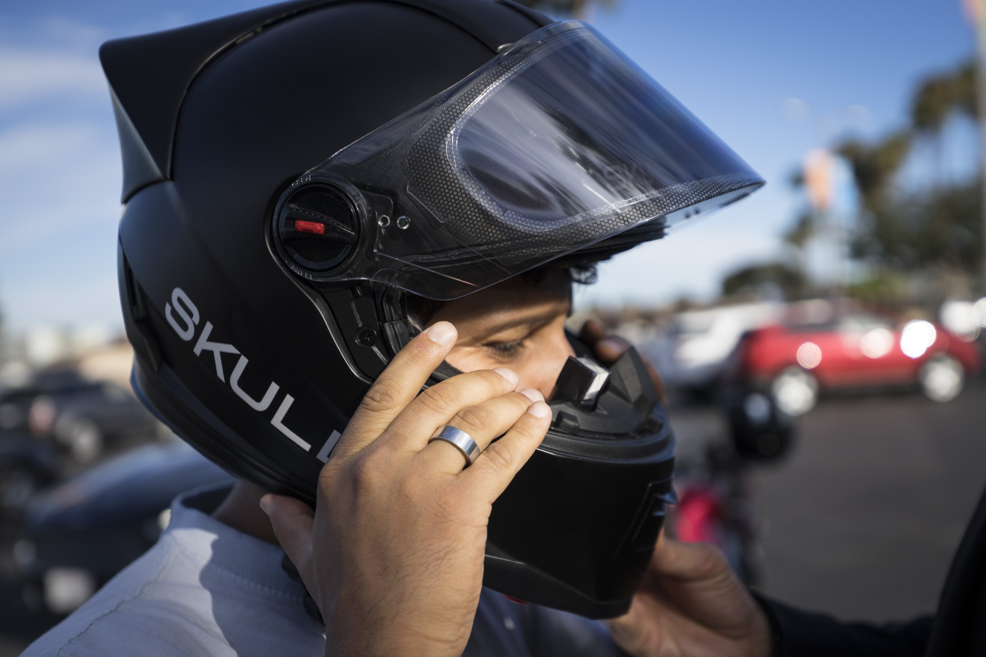 Skully AR-1 Helmet Hands-On: The World’s First HUD Motorcycle Helmet