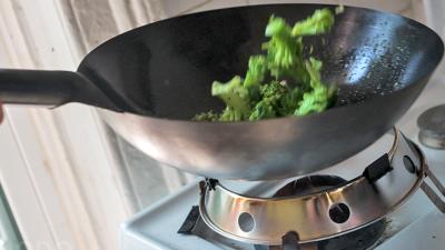 Using The WokMon To Achieve Expert-Level Chinese Food At Home