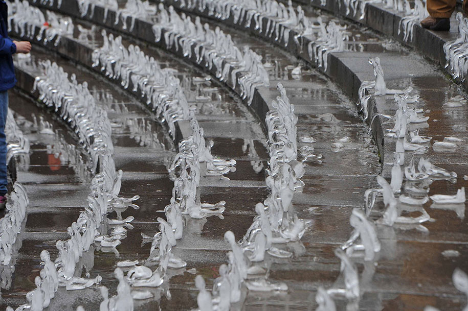 These 5000 Melting Figures Commemorate World War I’s Fallen