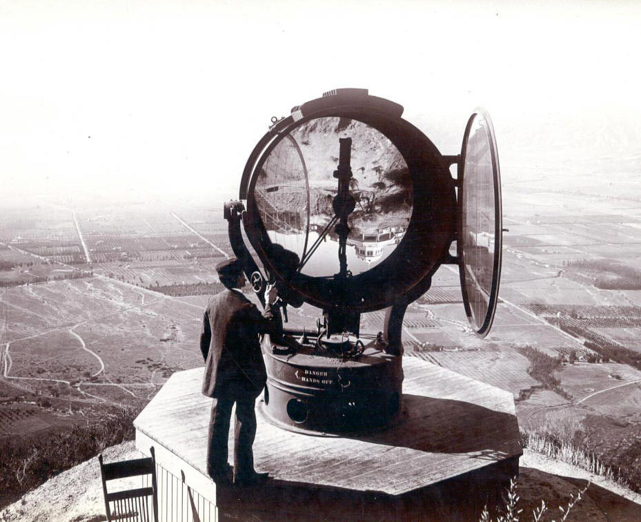 This Giant Searchlight Once Scanned Los Angeles From The Mountains Above