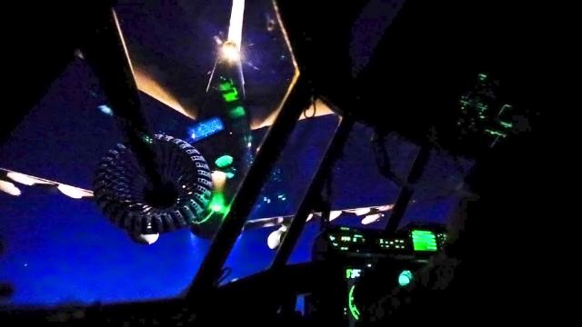 What Air-To-Air Refuelling Looks Like In The Night Skies