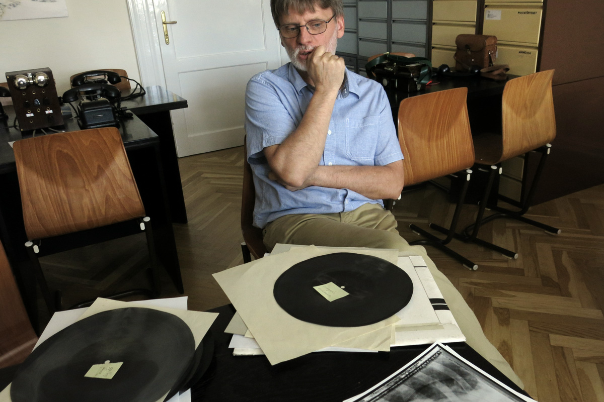 The Bizarre History Of X-Ray Records And Early Music Piracy
