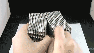 10,000-Buckyball Cube Destruction Is The Most Satisfying Video Today