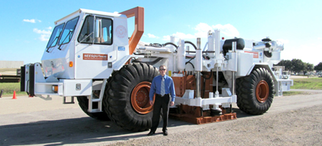This Truck Shakes The Ground So Hard It Can Simulate Earthquakes