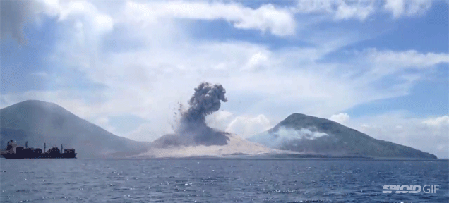 Watch The Clouds Run Away From The Papua New Guinea Volcano Eruption
