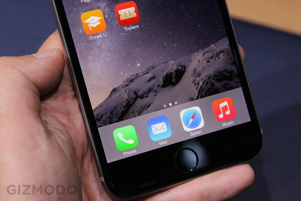 iPhone 6 Plus Hands-On: It’s So Big