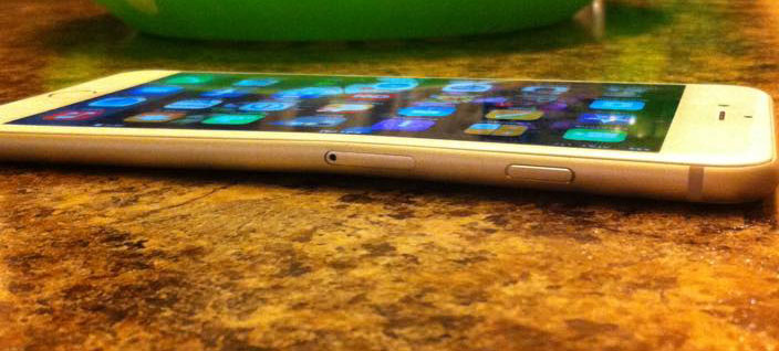 Some iPhone 6 Plus Owners Report Bending Phones Just From Sitting Down