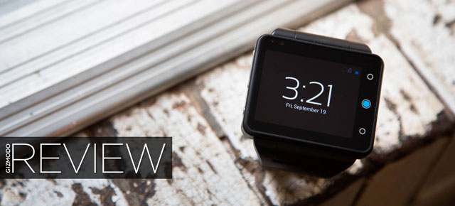 The Joy And Misery Of Life With A Grotesquely Large Smartwatch