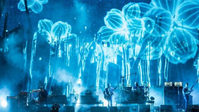 Gaze At The Amazing Adaptable Display Kings Of Leon Used On Tour