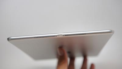 Alleged iPad Air 2 Leak Shows Off One Super-Skinny Tablet