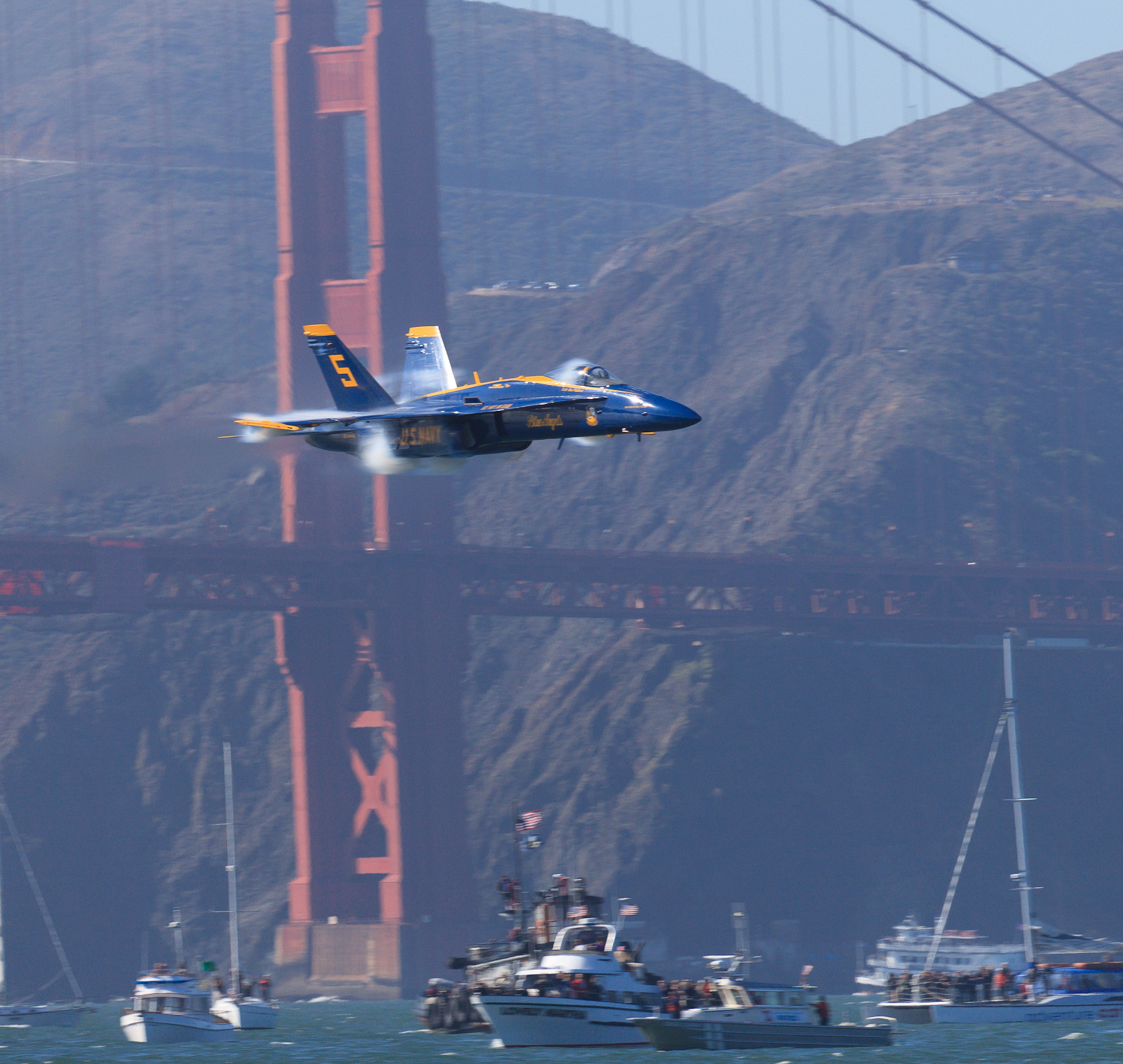 Incredible Photo Of An F-18 Zooming Through The Golden Gate Bridge