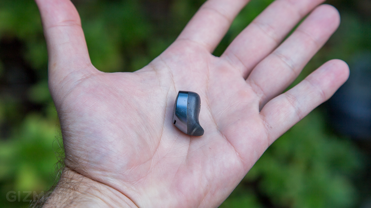 Moto Hint Review: The First Bluetooth Headset I Wasn’t Ashamed To Wear