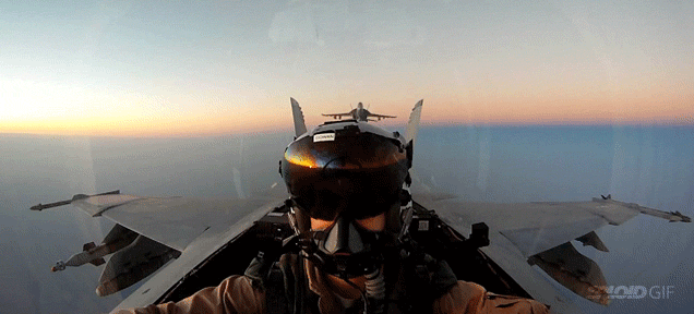 Amazingly Thrilling Video Of F-18 Fighters With Ambient Sound