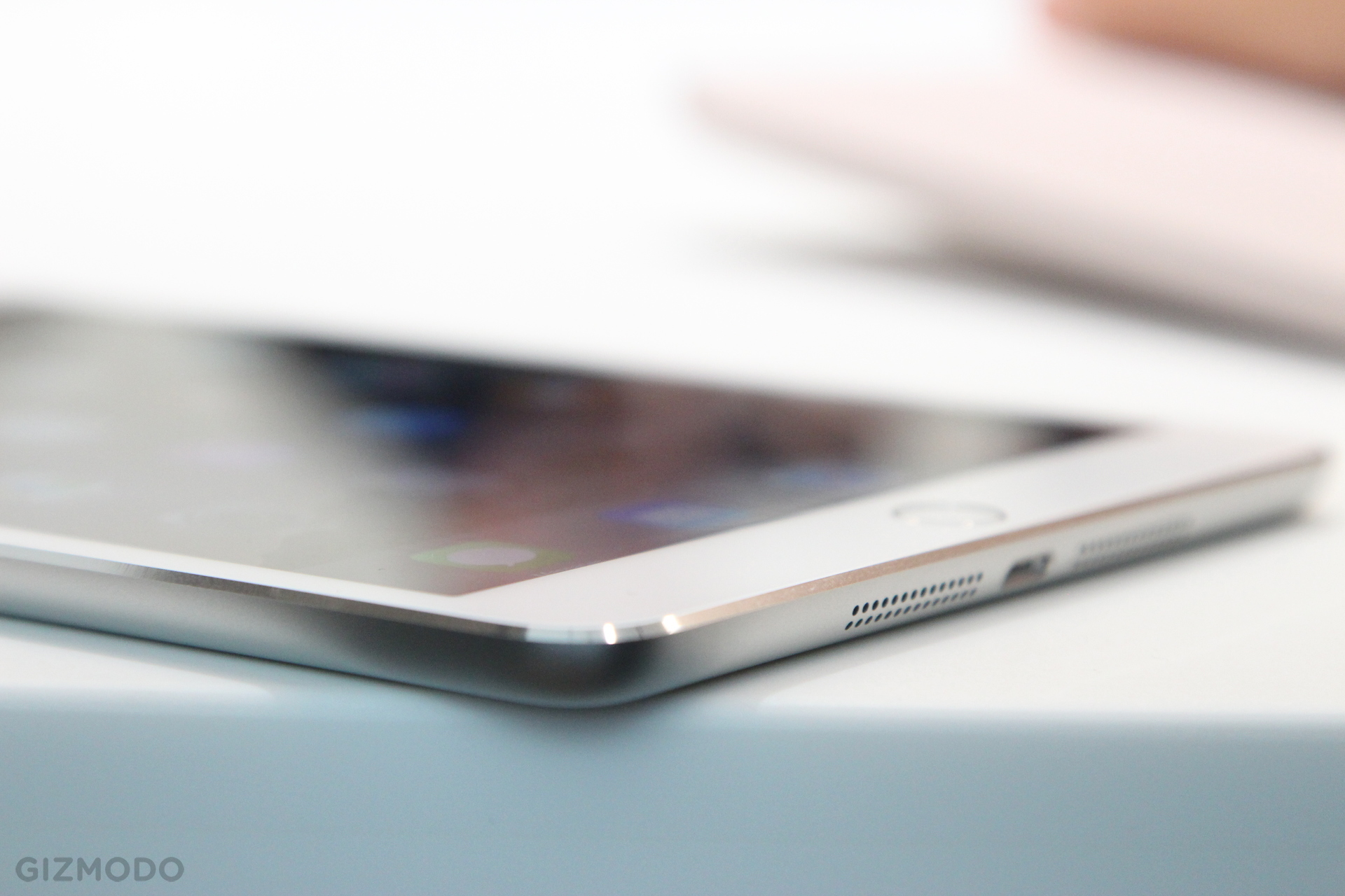iPad Air 2 And iPad Mini 3 Hands-On: One Of These Tablets Feels Awesome