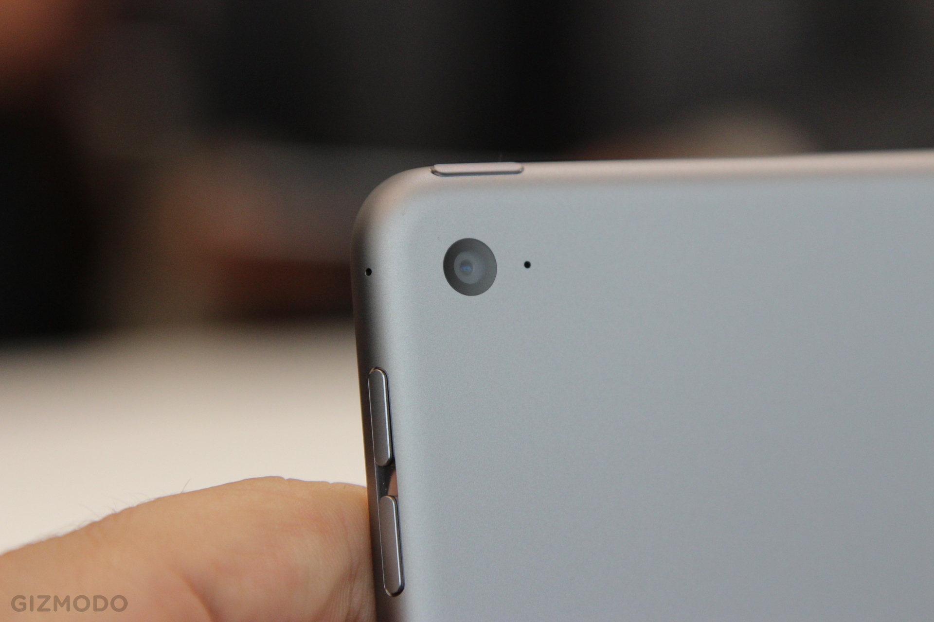iPad Air 2 And iPad Mini 3 Hands-On: One Of These Tablets Feels Awesome